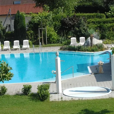 Апартаменты Gutshof Badhuetten 4*